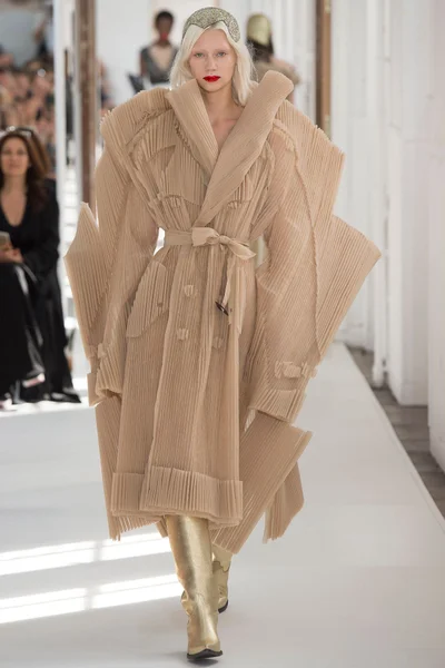 Look 12
